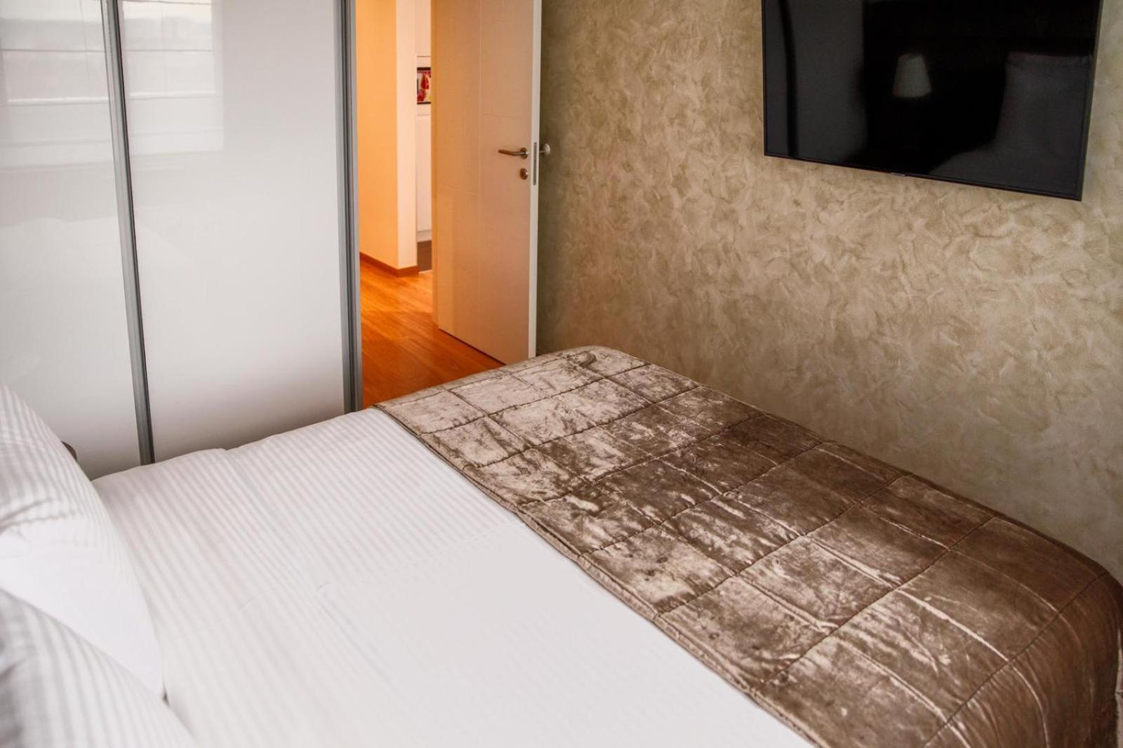 Dali Apartments Pupin Palace Нови Сад Екстериор снимка